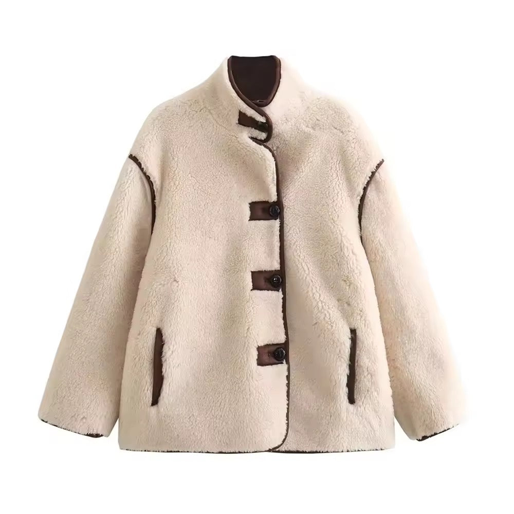 Elegant teddy jacket with contrast details – beige/brown