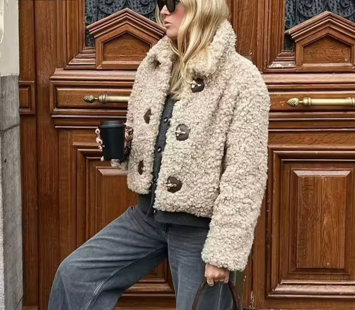 Manteau douillet en fourrure de teddy beige