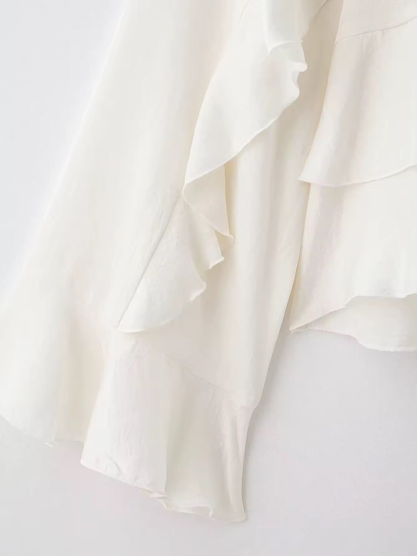 Elegante Volant-Bluse in Cremeweiẞ