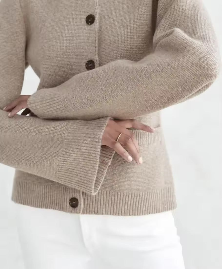 Strick-Cardigan “Cozy Elegance”