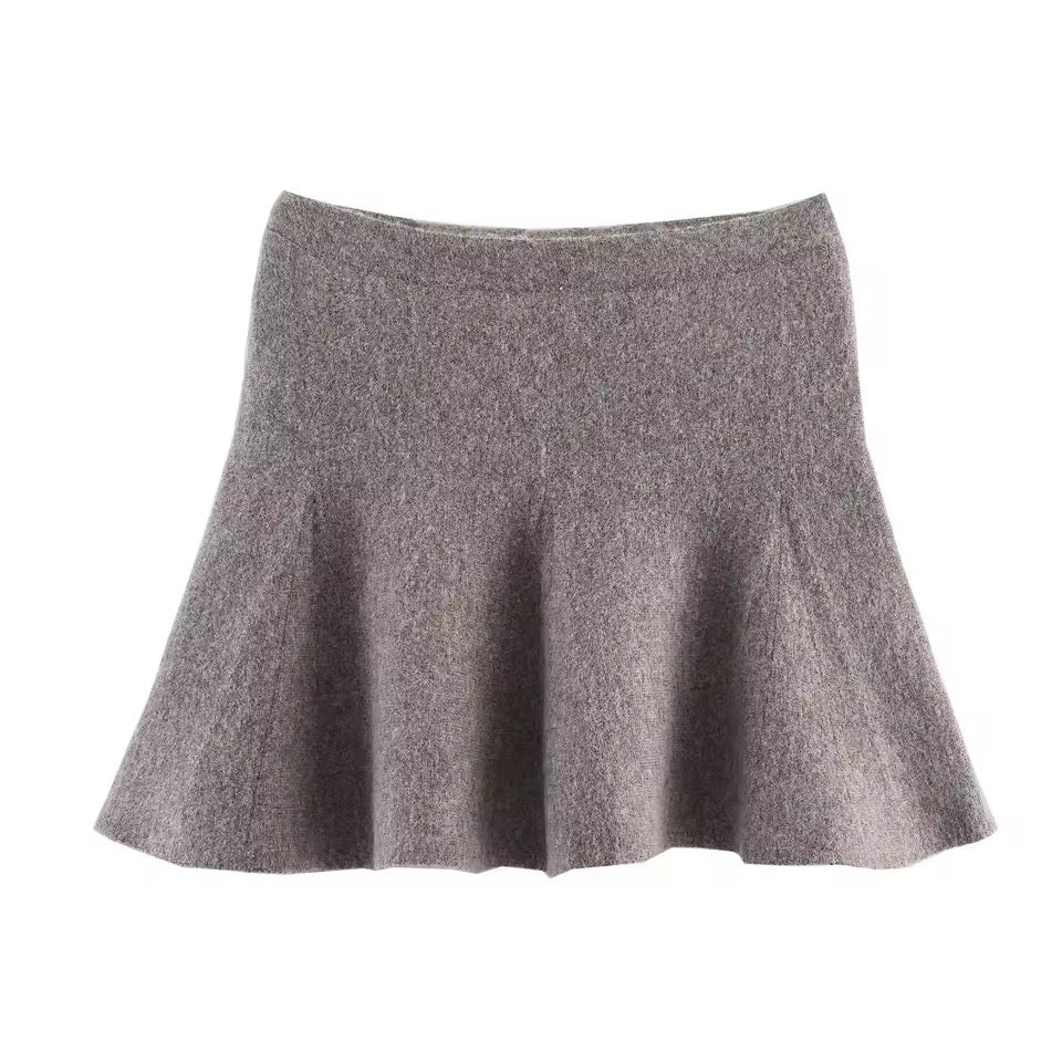 Zweiteiler – Oversize Pullover & A-Linien Minirock