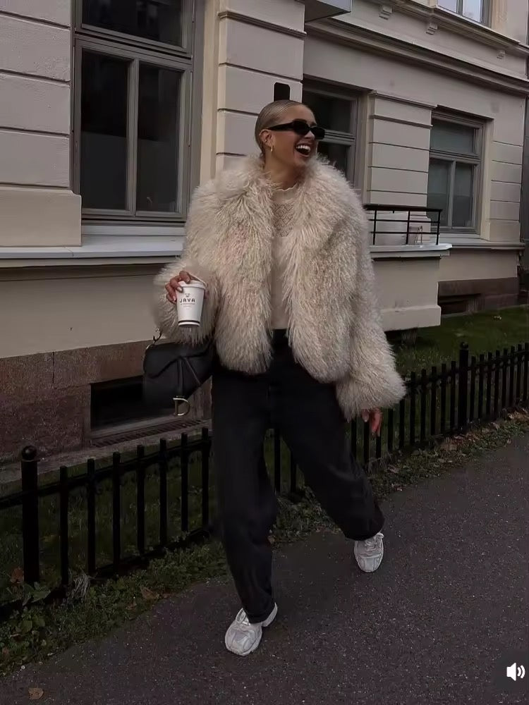Luxuriöse Kunstpelzjacke