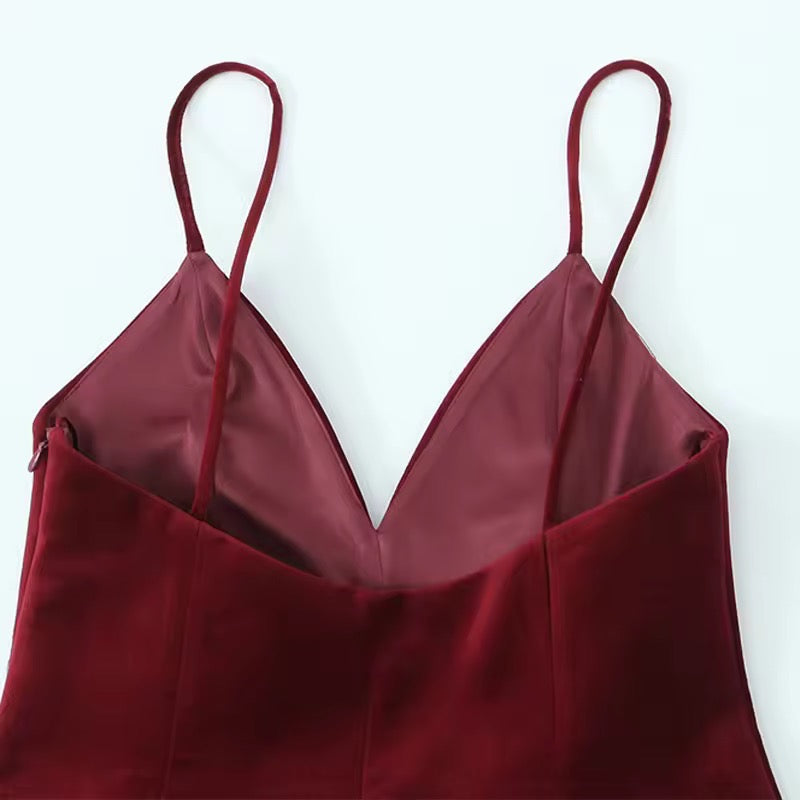 Elegant satin dress with spaghetti straps – Bordeaux