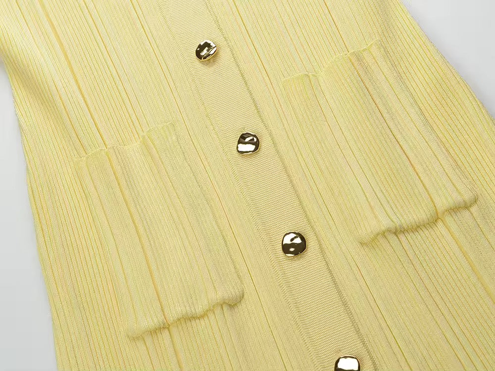 Elegantes Strick-Midikleid mit Knopfleiste
