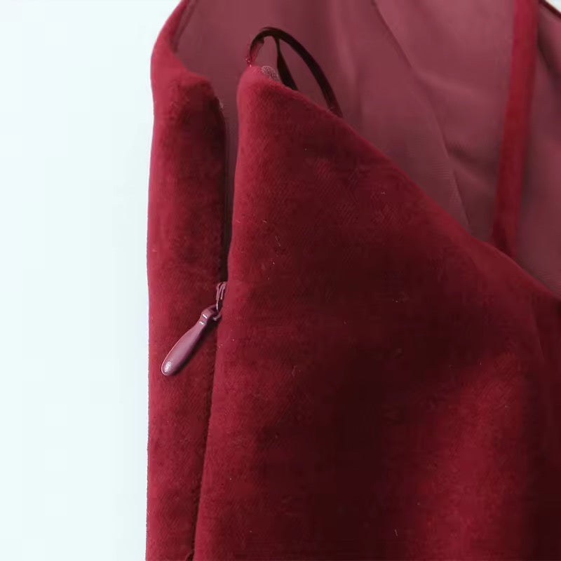 Elegant satin dress with spaghetti straps – Bordeaux