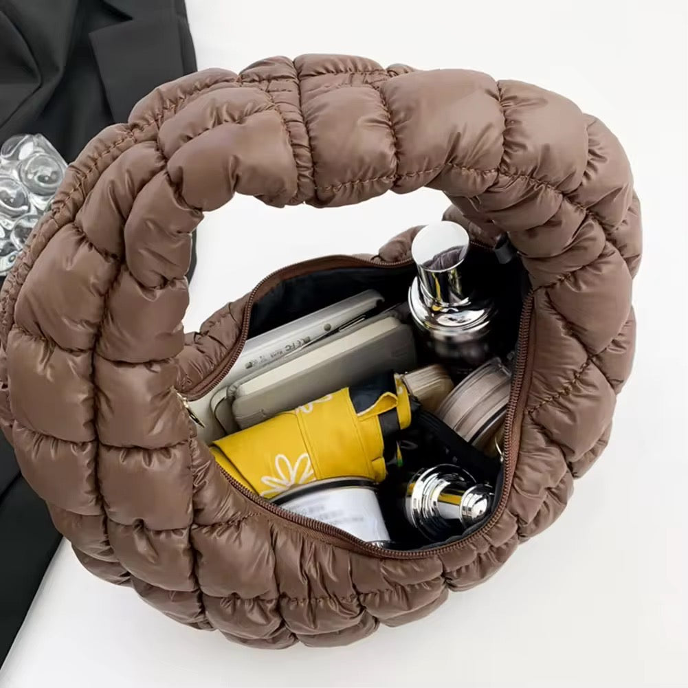 Sac matelassé en forme de croissant