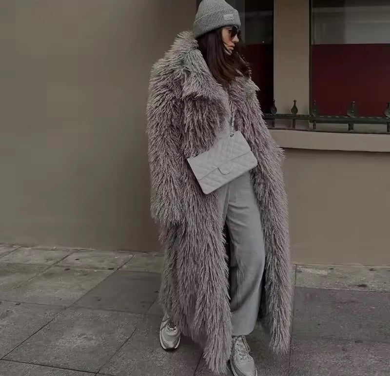 Manteau élégant en fausse fourrure grise avec capuche