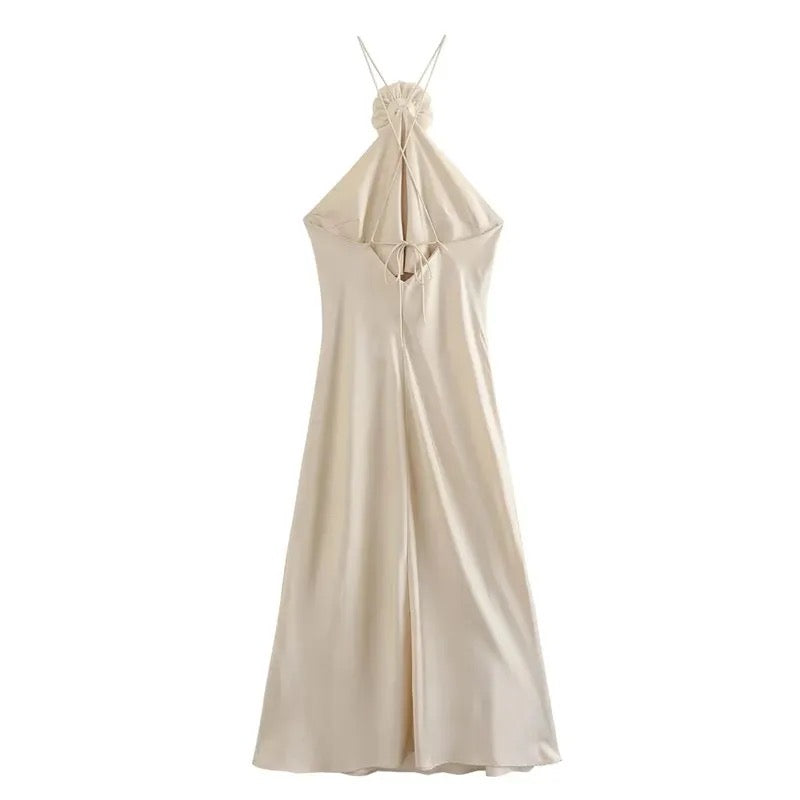 Robe de soirée élégante en satin champagne à col licou avec appliqués de fleurs
