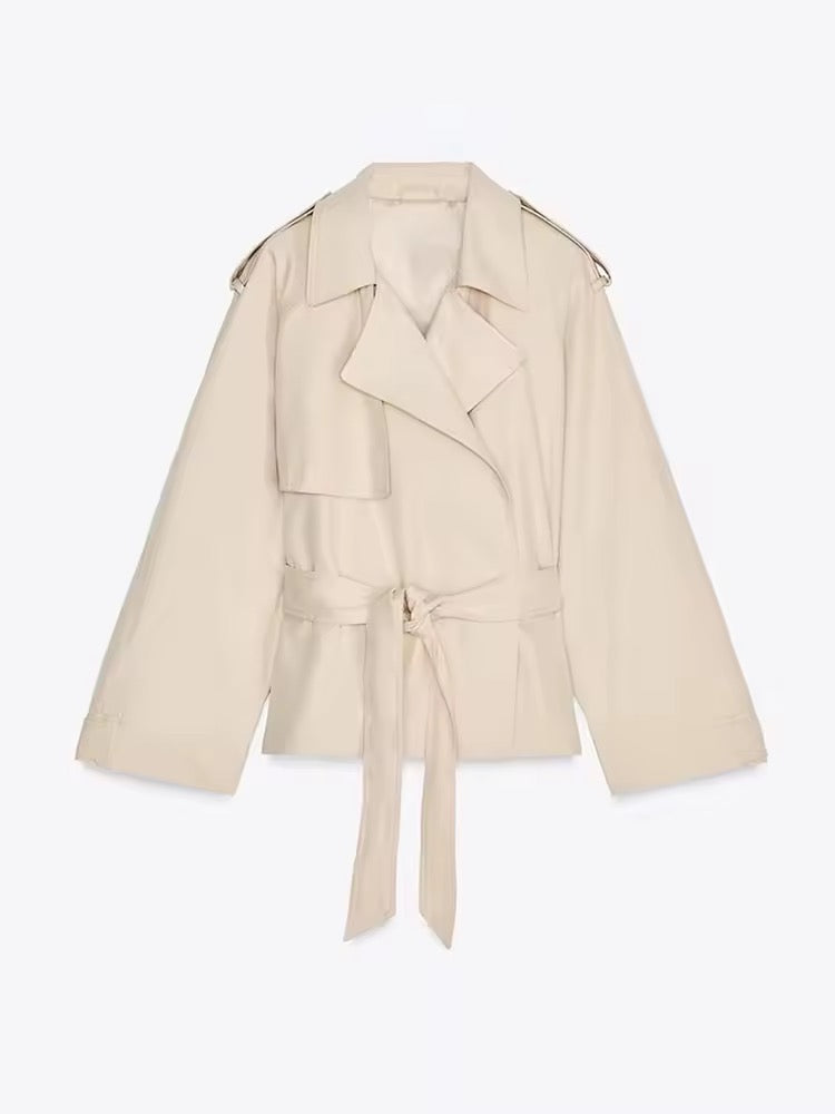 Kurzer Trenchcoat „Classic Beige“ mit Bindegürtel