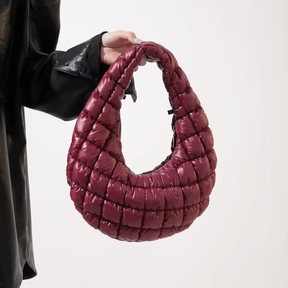 Sac matelassé en forme de croissant