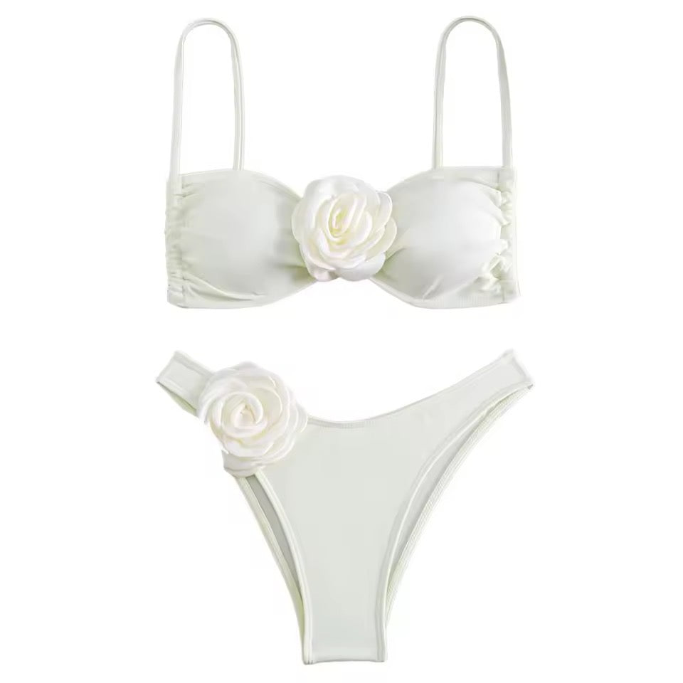 Schwarzer Bikini mit 3D-Rosen-Applikation