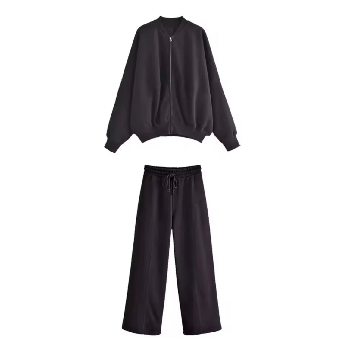 Comfortable two-piece set consisting of a sweatshirt and sweatpants