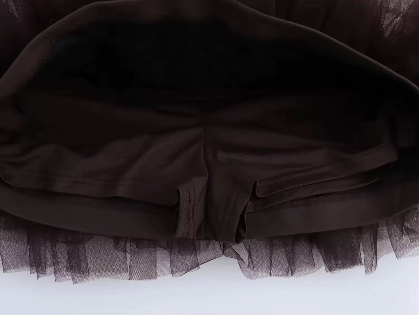 Robe de cocktail élégante avec détails en tulle