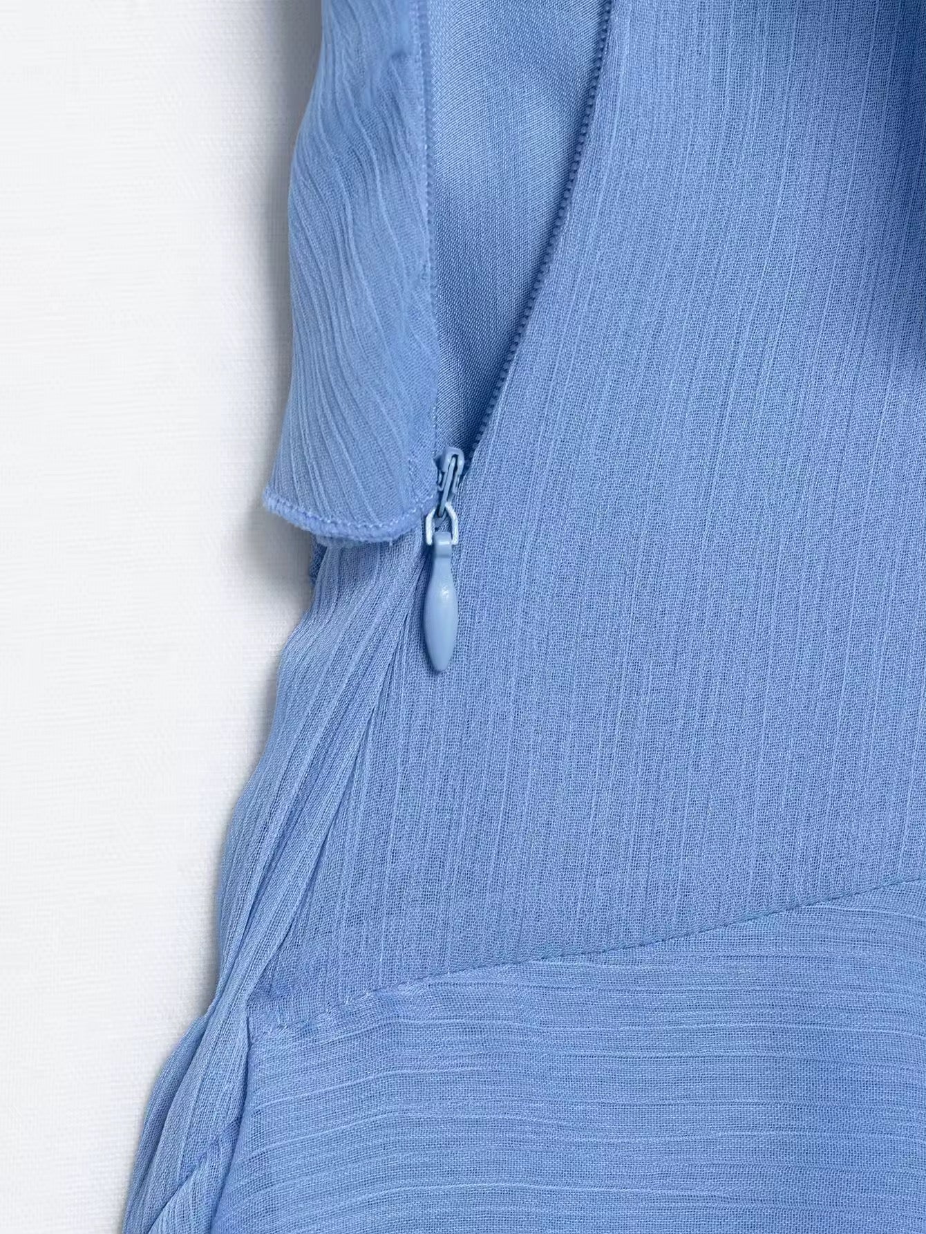 Fließendes Volantkleid