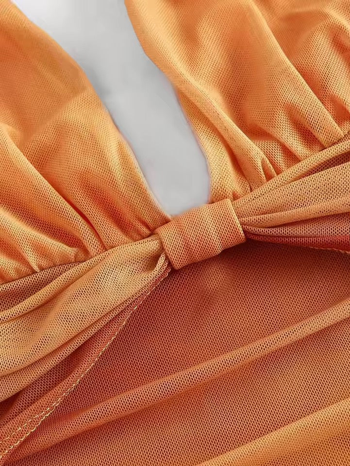 Sunset Glow Cut-Out Kleid