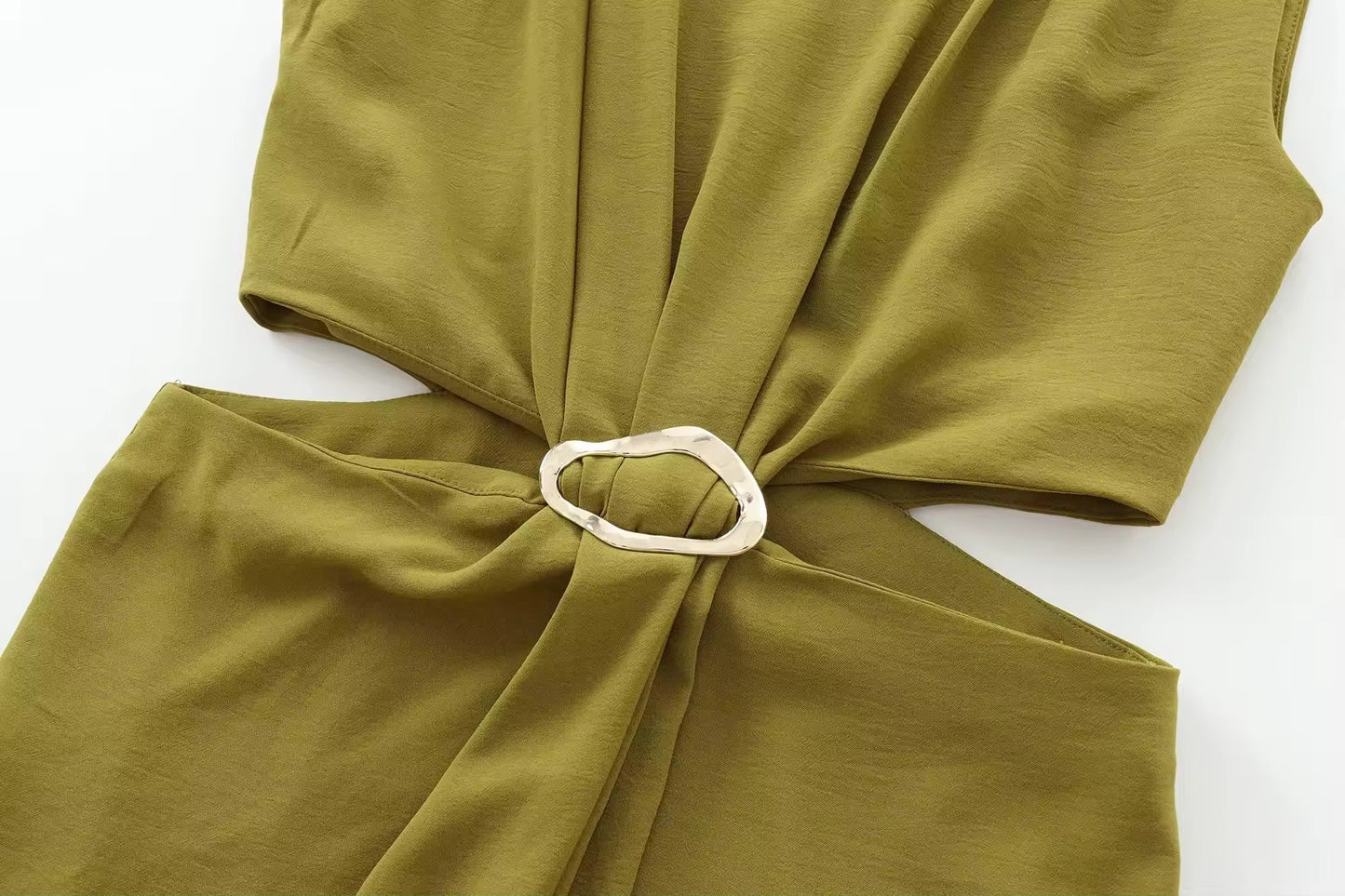 Cut-Out Midikleid mit Zierschnalle