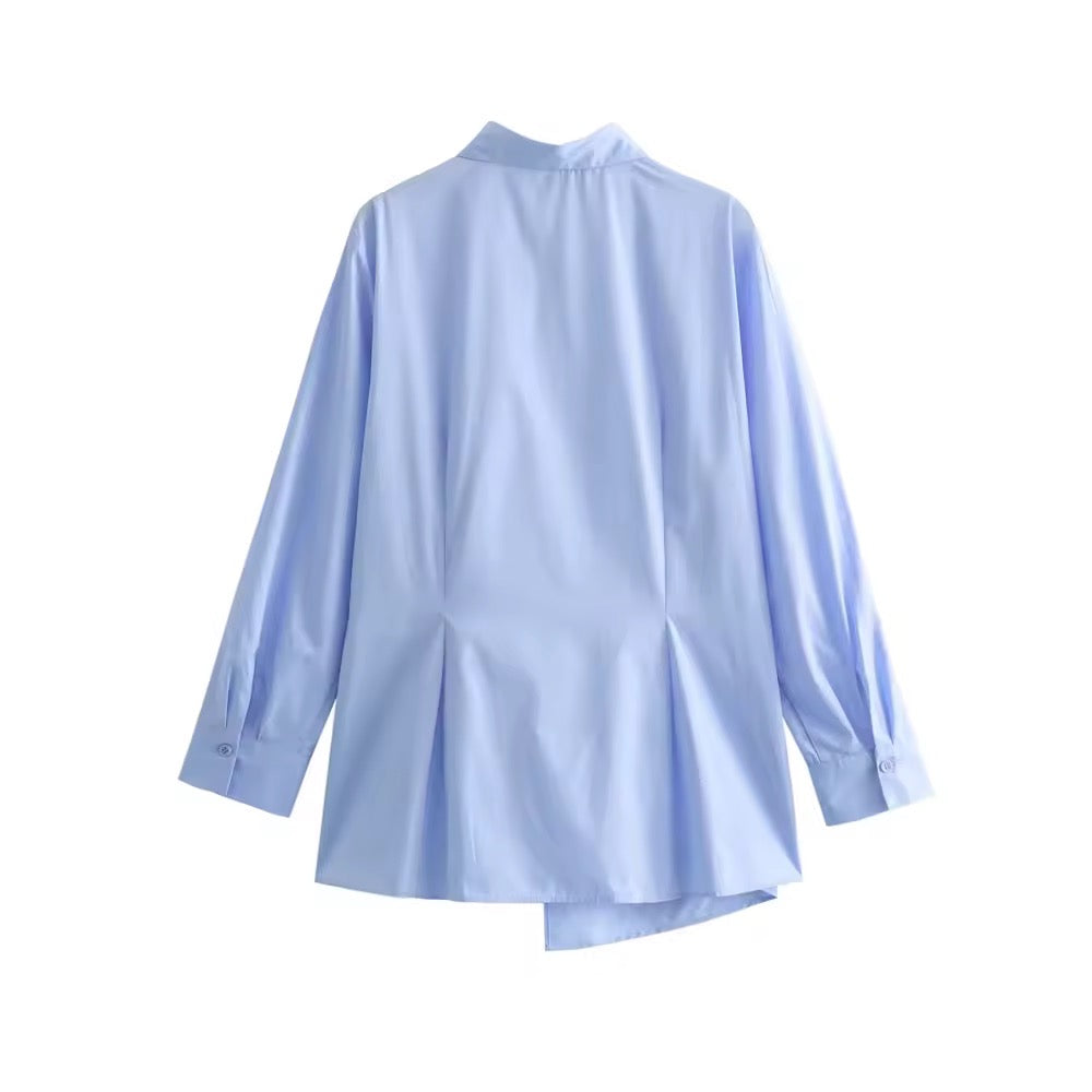 Hemdbluse mit Schleifendetail
