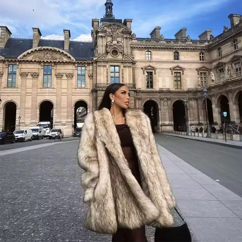 Manteau luxueux en fausse fourrure – élégant et intemporel