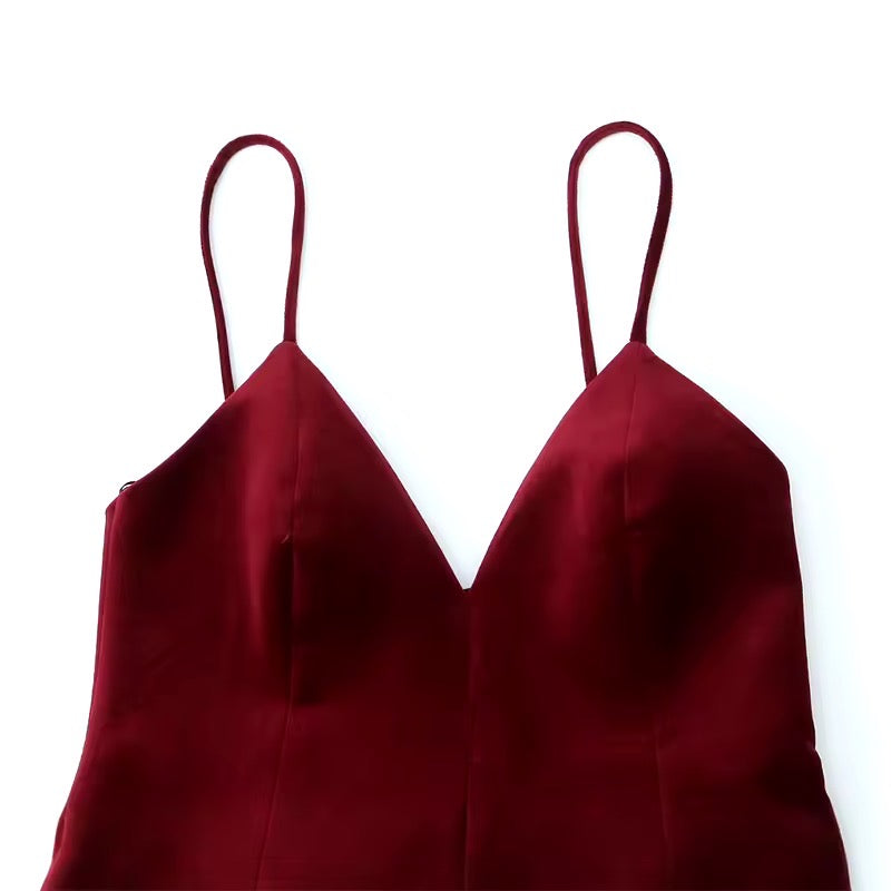 Elegant satin dress with spaghetti straps – Bordeaux