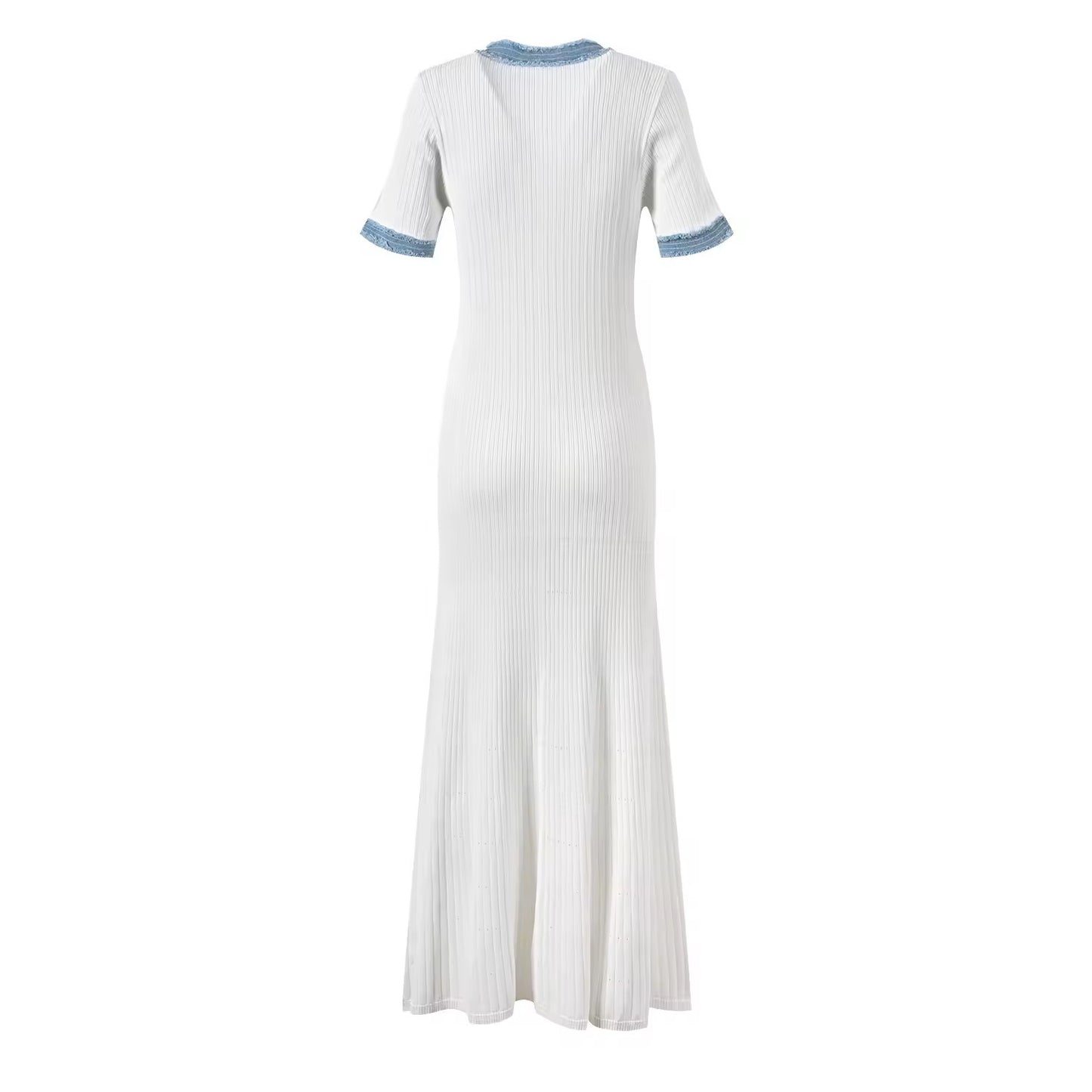 Elegantes Strick-Midikleid mit Denim-Details