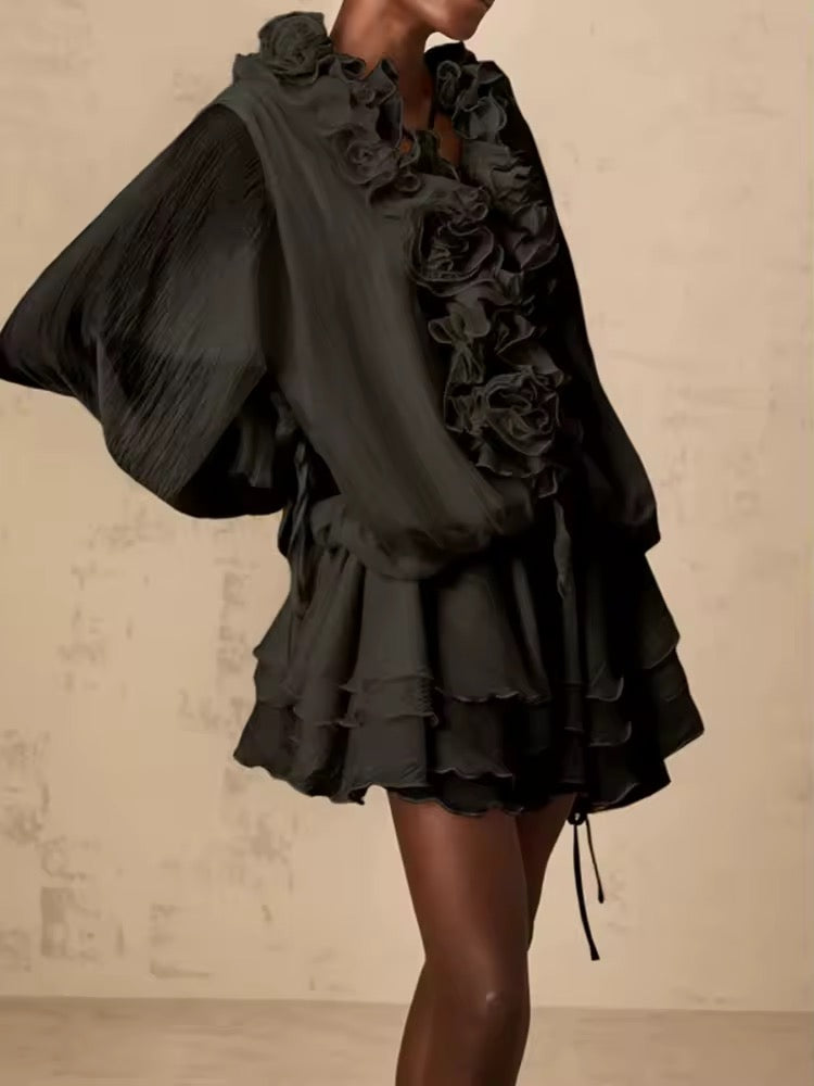Romantische Rüschen-Bluse mit Shorts