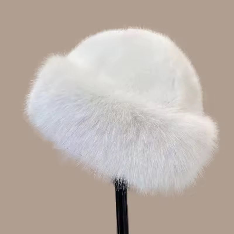 Elegant winter hat with faux fur