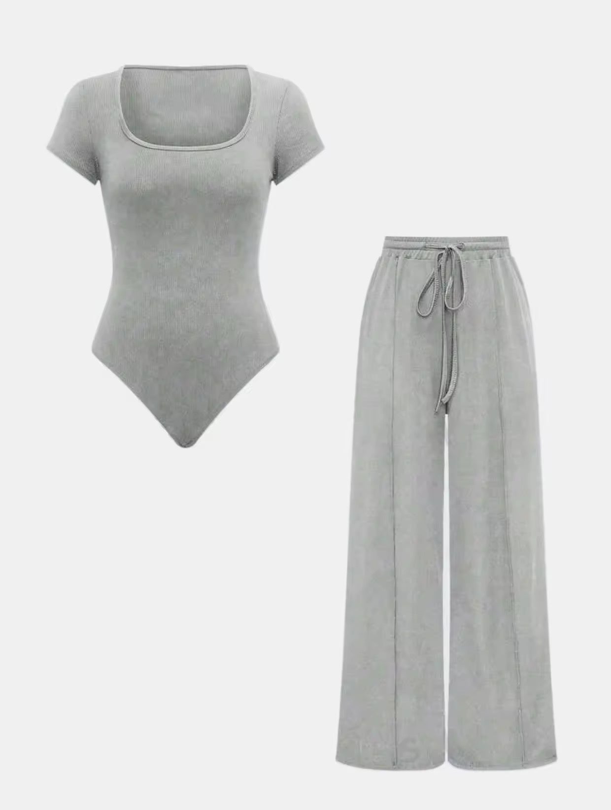 Zweiteiliges Lounge-Set – Body & Weite Hose
