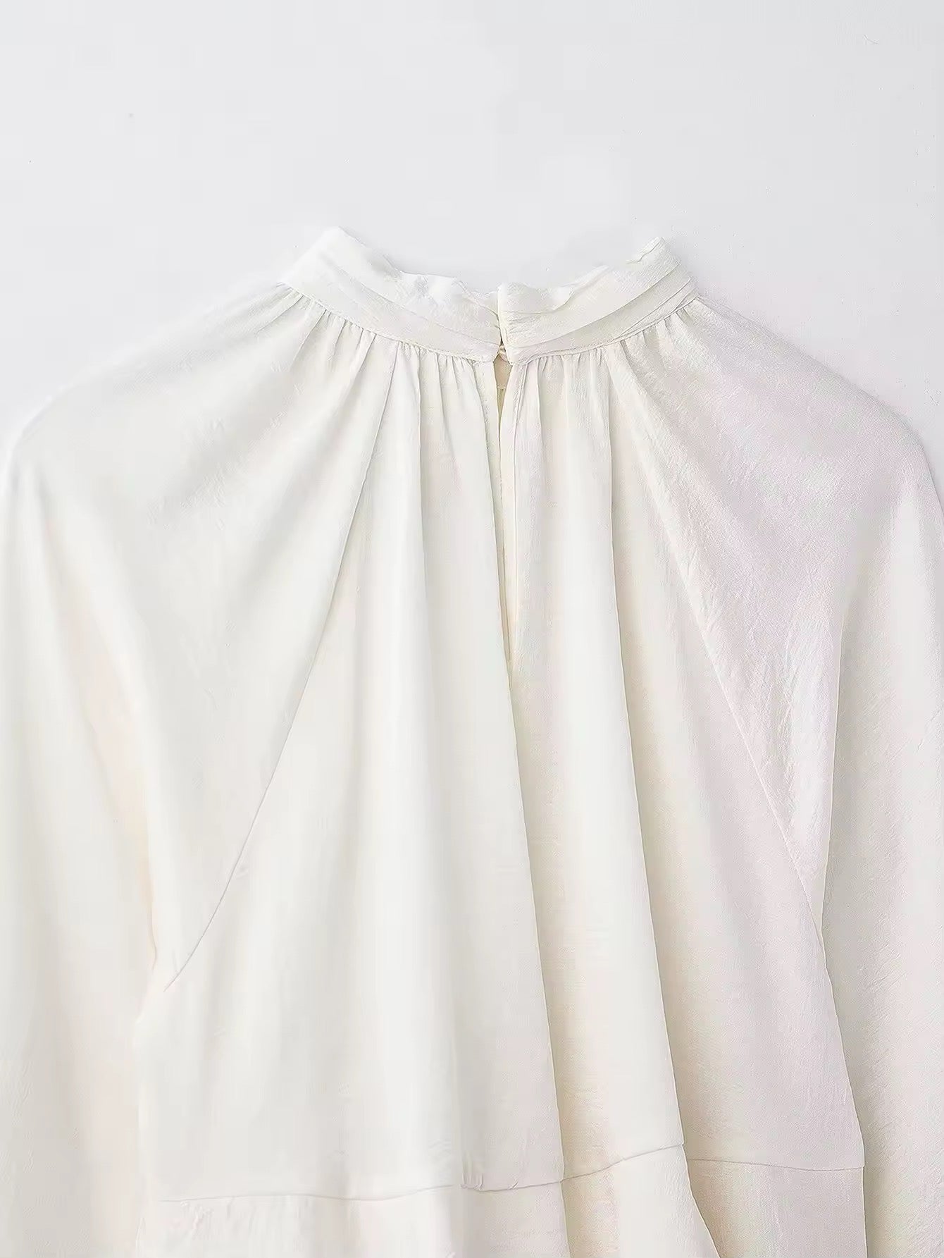 Elegante Volant-Bluse in Cremeweiẞ