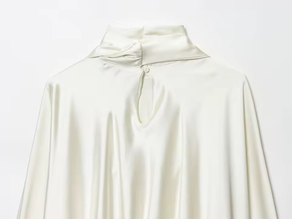 Elegantes Satin-Tunikakleid