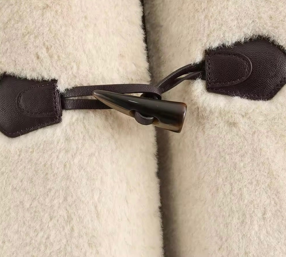 Manteau en peluche élégant avec fermetures à bascule – beige