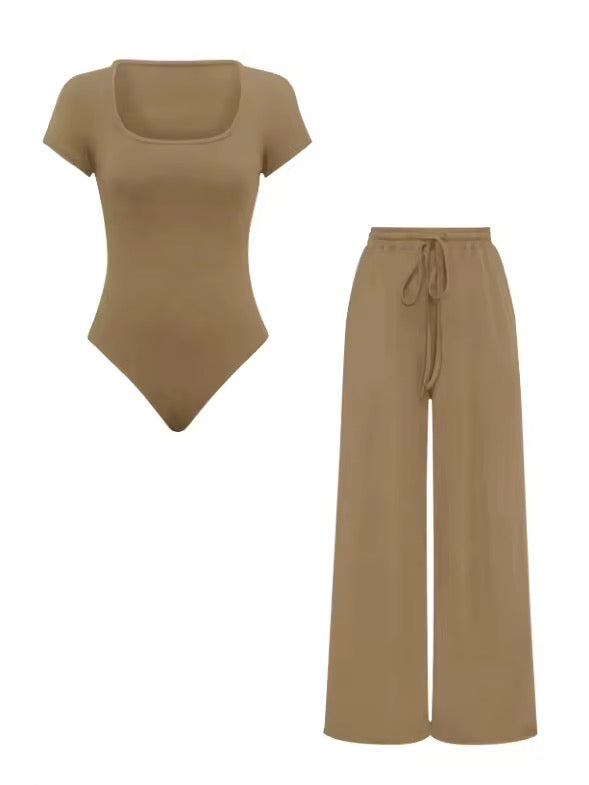 Zweiteiliges Lounge-Set – Body & Weite Hose