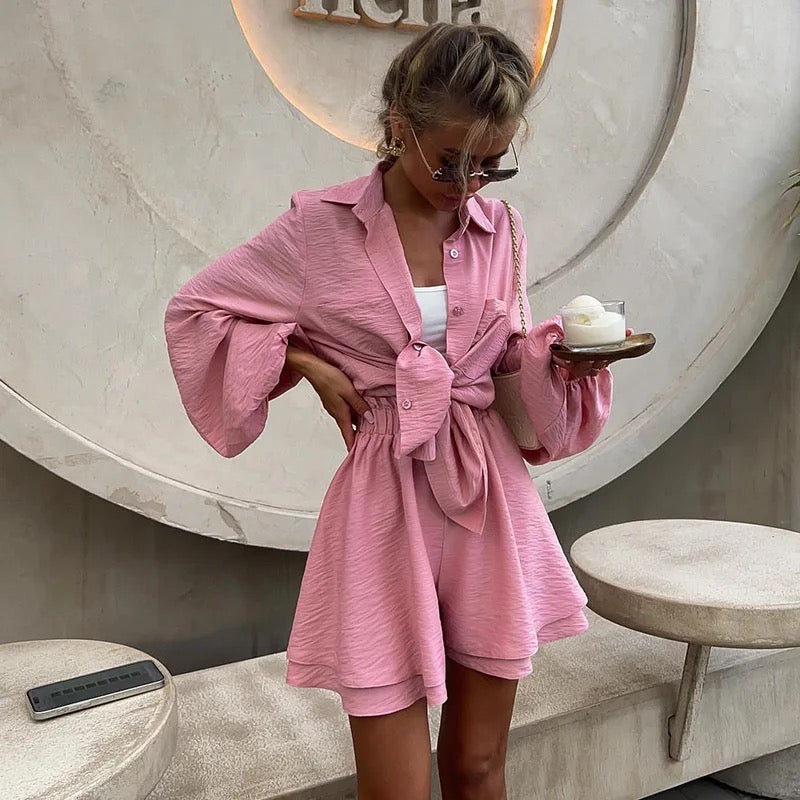 Zweiteiler Bluse und Shorts