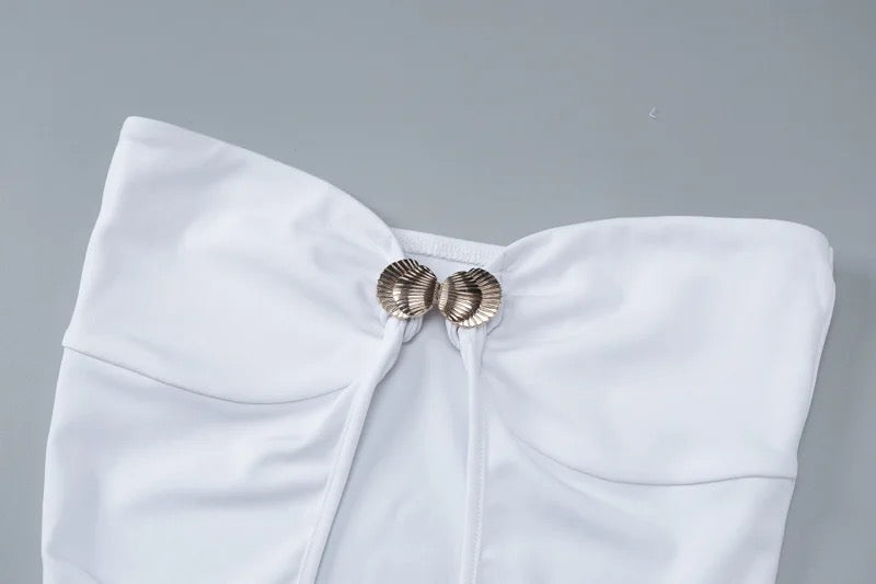 Robe longue élégante avec découpe