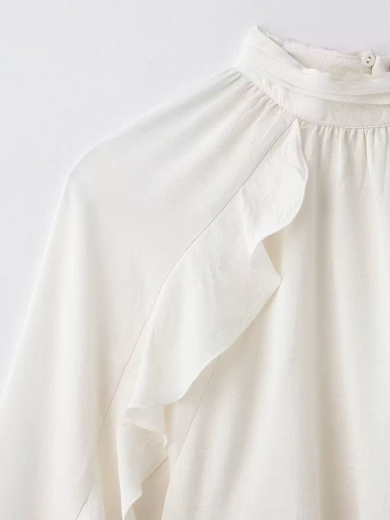 Elegante Volant-Bluse in Cremeweiẞ