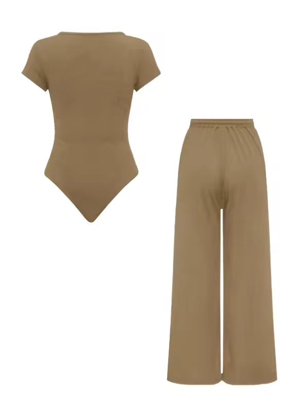 Zweiteiliges Lounge-Set – Body & Weite Hose