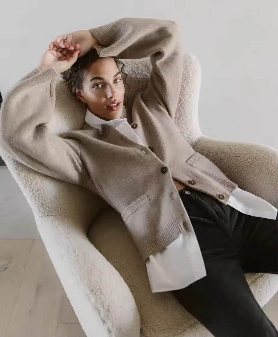 Strick-Cardigan “Cozy Elegance”