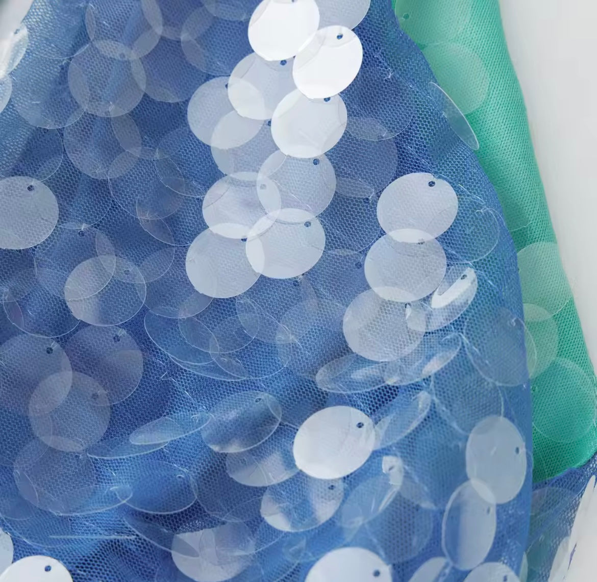 Glitzerndes Paillettenkleid