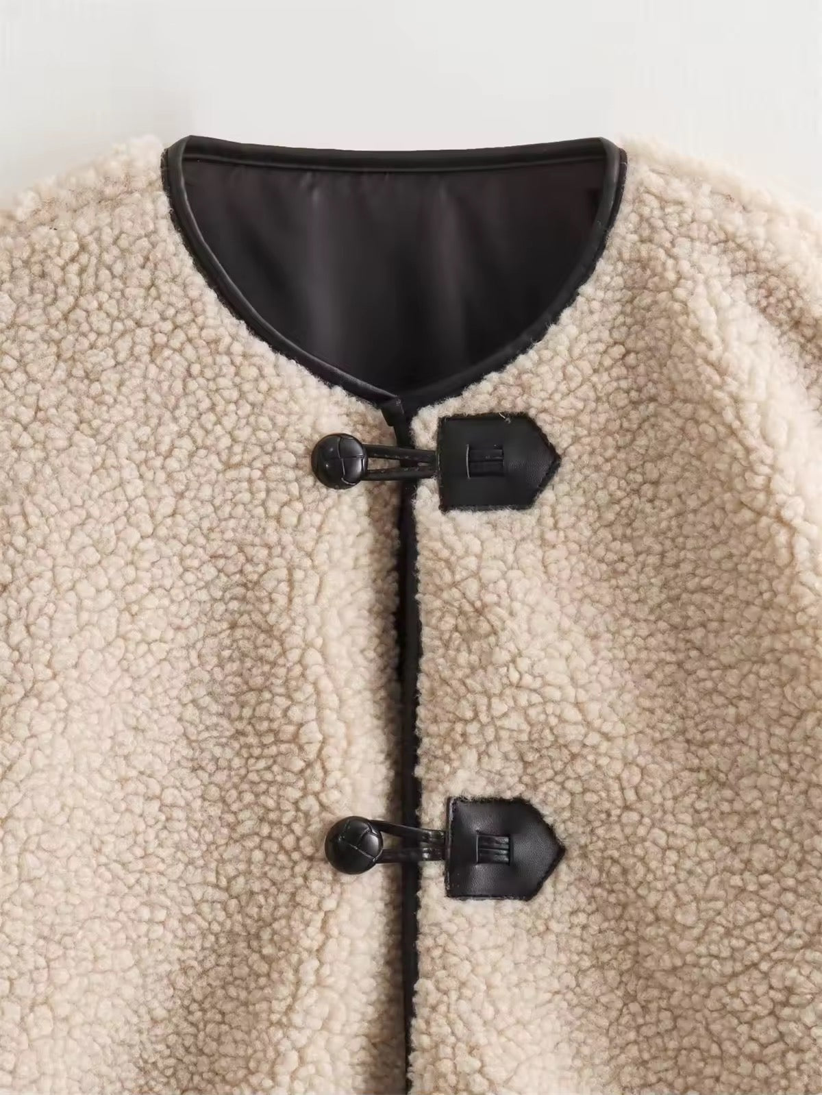 Kuschelige Teddyjacke mit Knebelverschluss