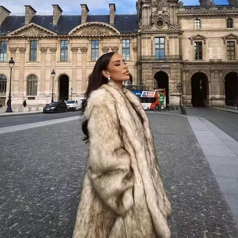 Manteau luxueux en fausse fourrure – élégant et intemporel
