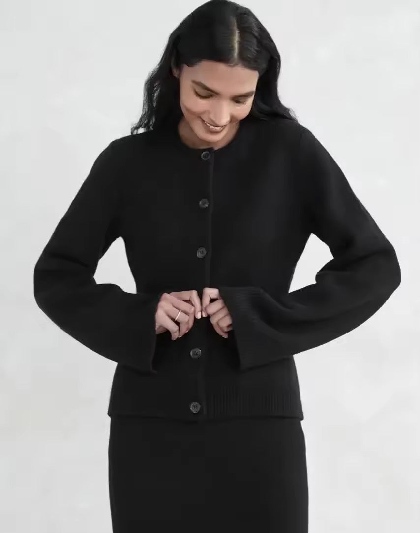 Strick-Cardigan “Cozy Elegance”