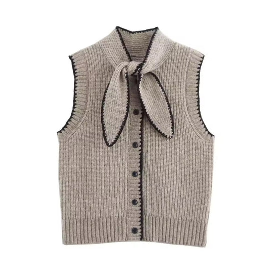 Strickweste mit Schleifenkragen