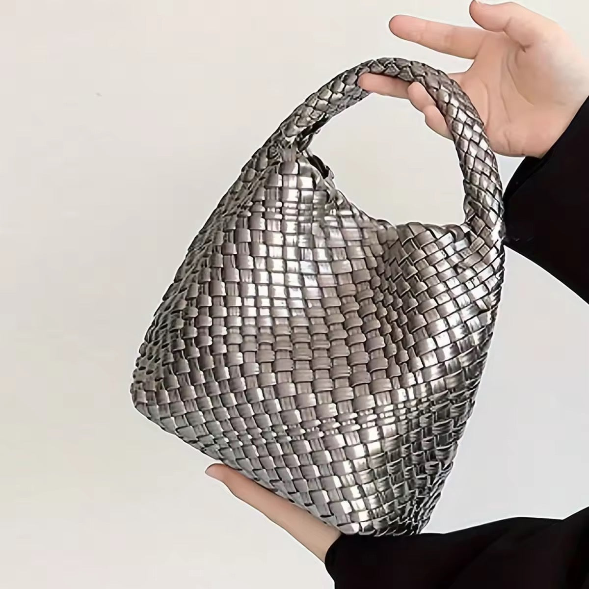 Geflochtene Handtasche aus Kunstleder