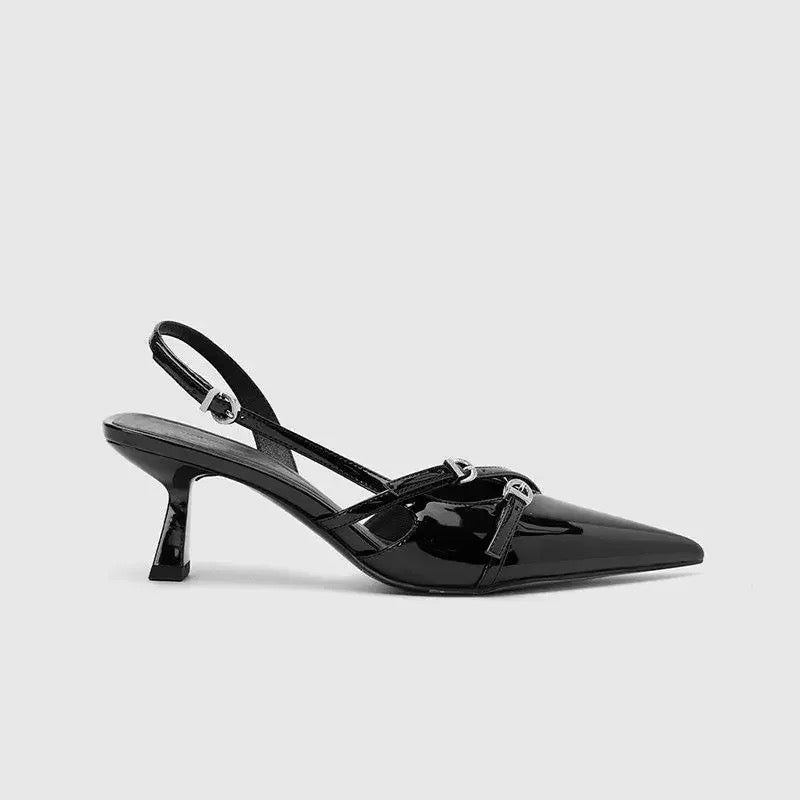 Schwarze Lackleder Slingback-Pumps mit Riemchen