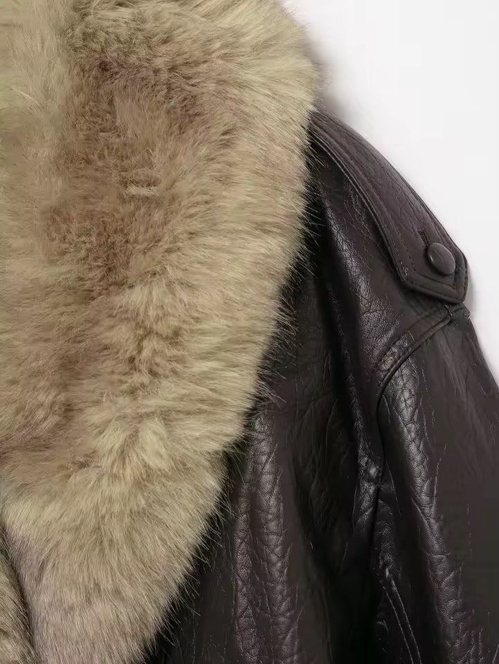 Luxus Kunstlederjacke mit XXL Kunstfellkragen
